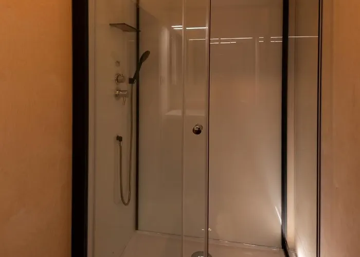 Ein Elsbeer Mitten In Der Campingplatz *