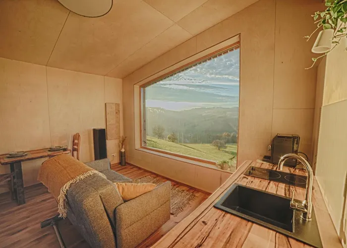 Ein Elsbeer Mitten In Der